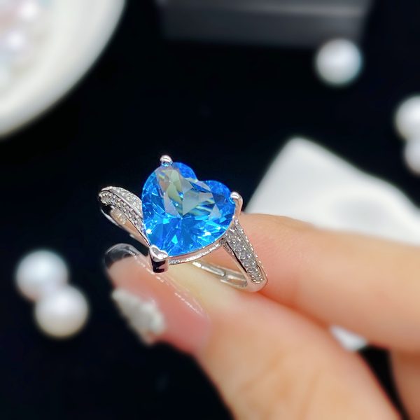 American Diamond Proposal Ring. (Blue) - Image 2