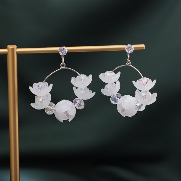 Korean Flower Earring. (White)