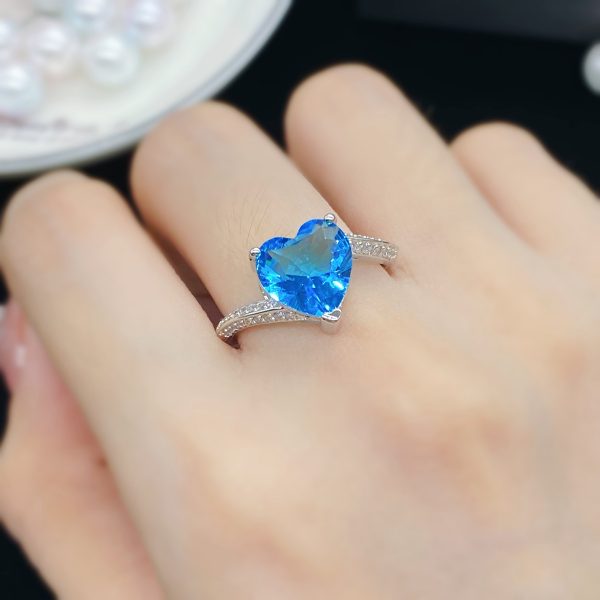 American Diamond Proposal Ring. (Blue) - Image 3