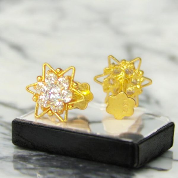 American Diamond 7 Stone STAR Nose pin.