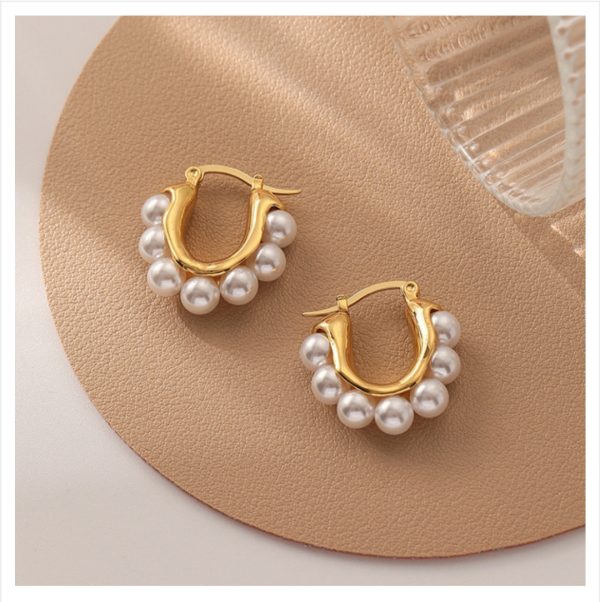 Natural Freshwater Original pearl Earrings.