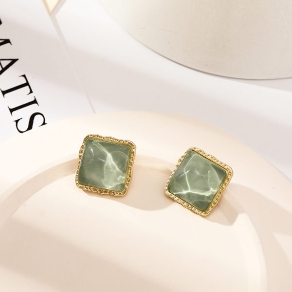 Varsatile Earring Light Green.