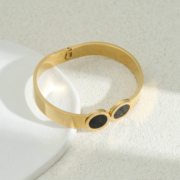 Stainless Glossy Metal Bracelet Golden. - Image 2