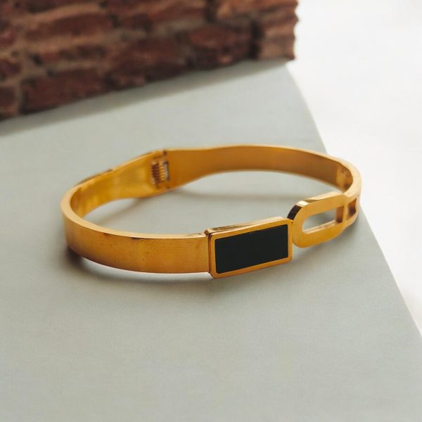 Stainless Glossy Metal Bracelet Golden. - Image 3