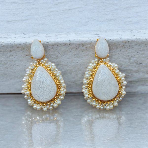 Gold Plated Crystal Drop Wedding Earring.(White) - Image 3