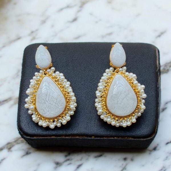 Gold Plated Crystal Drop Wedding Earring.(White) - Image 2