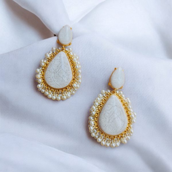 Gold Plated Crystal Drop Wedding Earring.(White)