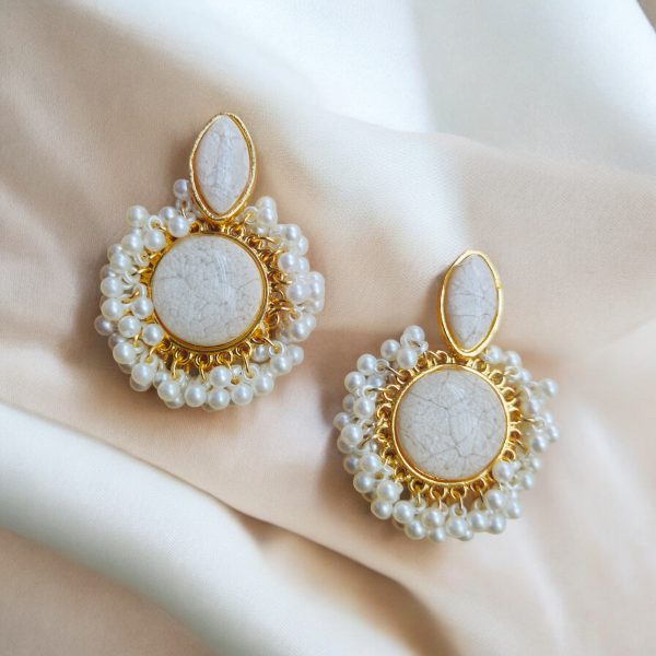 Gold Plated Crystal Drop Earring.(White) - Image 4